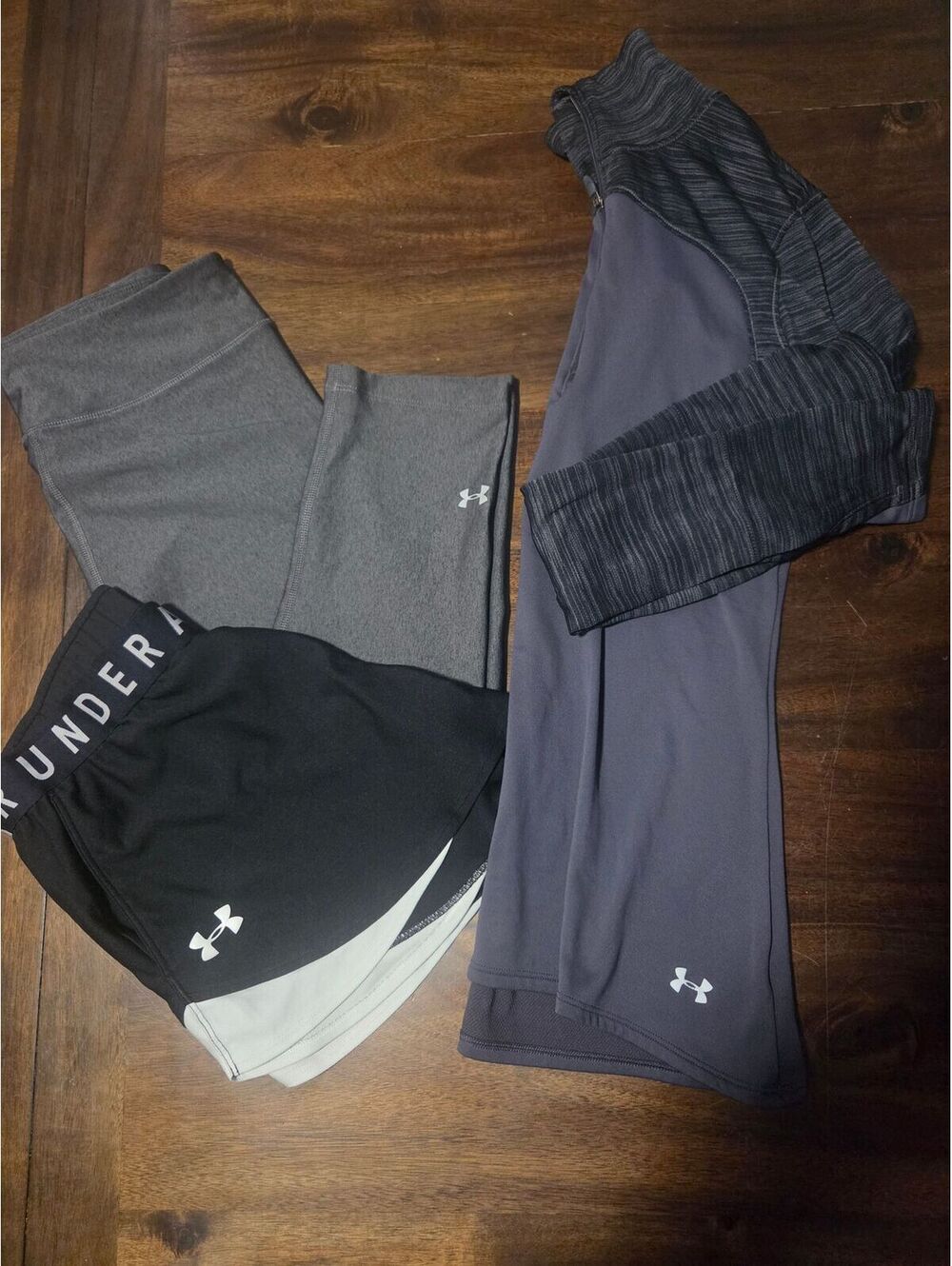 3 pack set of medium UA activewear